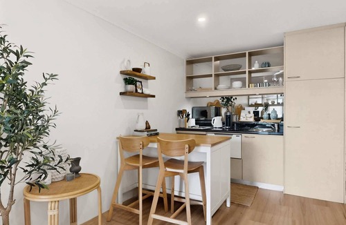 Neutral Bay Apartment | Bright 1-Bed Apartment in Neutral Bay