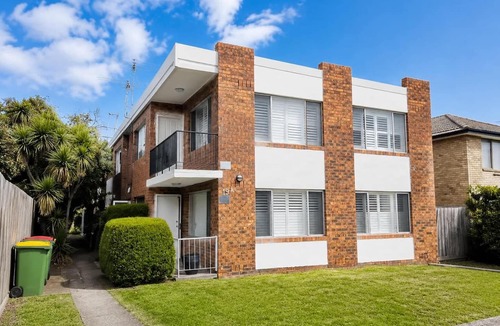 Kingsville Apartment | Bright 1-Bed Retreat in Kingsville