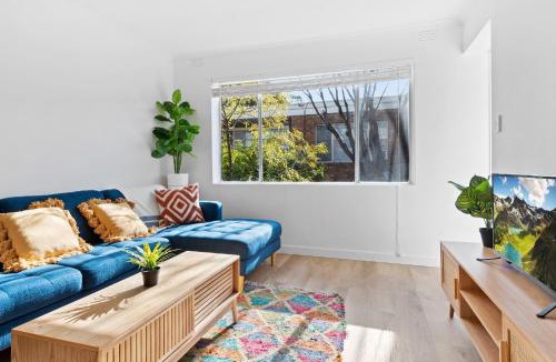 Kingsville Apartment | Bright 1-Bed Retreat in Kingsville