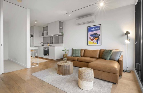 South Melbourne Apartment | Bright 1-Bed Stay Near Crown Melbourne