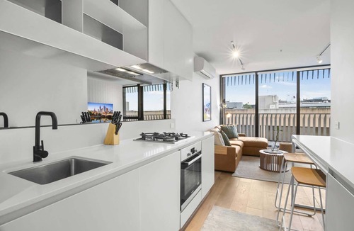 South Melbourne Apartment | Bright 1-Bed Stay Near Crown Melbourne