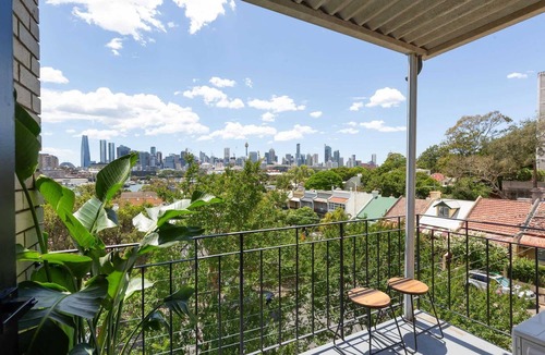 Glebe Apartment | Bright 2-Bed Apt with Spectacular Bridge Views
