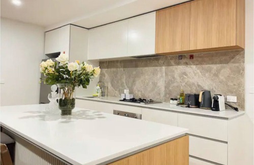 West Melbourne Apartment | Bright 2B apt next to Flagstaff Garden freeparking