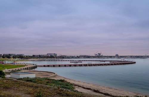 Geelong Apartment | Bright 3-Bed Apartment by Western Beach