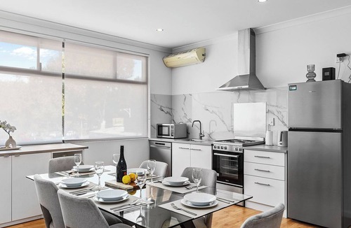 Carlisle House | Bright 3BR Home Near Perth CBD, Airport, Stadium