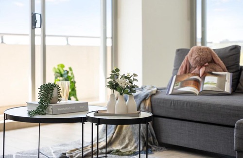 Parramatta Apartment | Bright & Airy 2BR - Steps to Station & Westfield