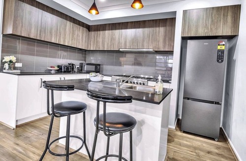 Rockbank House | Bright and Cozy 4-Bed Home in Rockbank