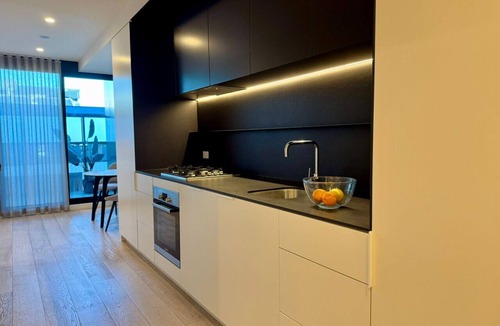 South Yarra Apartment | Bright and modern 1BD in heart of South Yarra!