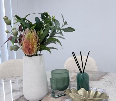 Kellyville Apartment | Bright and Stylish 4BR Guesthouse walk to Shops