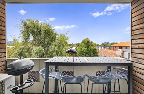 St Kilda West Apartment | Bright Apartment Near St Kilda Beachfront