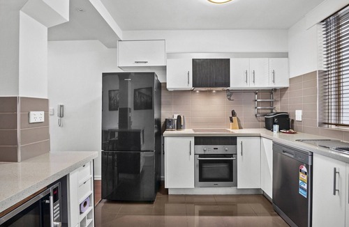 St Kilda West Apartment | Bright Apartment Near St Kilda Beachfront