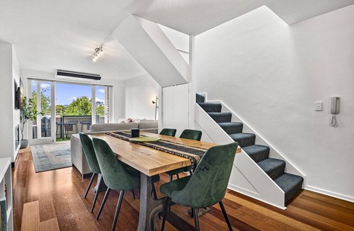 St Kilda West Apartment | Bright Apartment Near St Kilda Beachfront