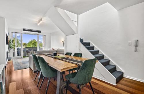 St Kilda West Apartment | Bright Apartment Near St Kilda Beachfront