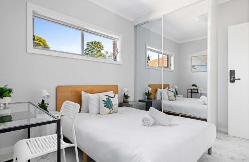 Ryde House | Bright Detached Double Ensuite Room - Shared Amenities - Near Top Ryde City