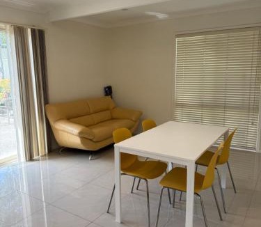 Winston Hills House | Bright Double Room N Winston Hills