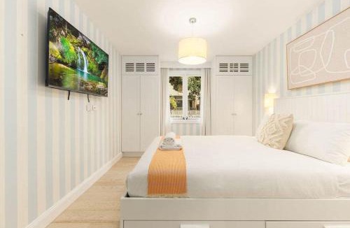Redfern Apartment | Bright Redfern Terrace Near CBD & Train Station