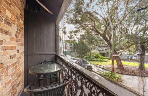 Redfern Apartment | Bright Redfern Terrace Near CBD & Train Station