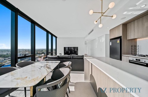 Perth Central Business District Apartment | Bright & Spacious 2BR in Prime CBD Location