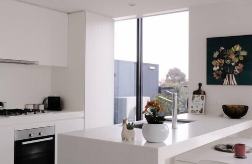 Richmond Apartment | Bright & Stylish Terrace Retreat Richmond