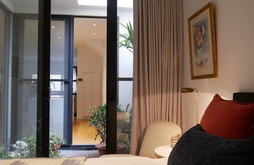 Middle Park Apartment | Brilliant 2BRM, Fully Renovated Art Deco Classic