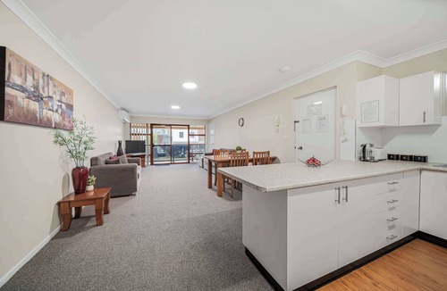 Dubbo Apartment | Brilliant Apartment on Brisbane - Walk Everywhere!