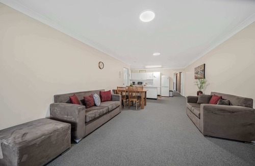 Dubbo Apartment | Brilliant Apartment on Brisbane - Walk Everywhere!