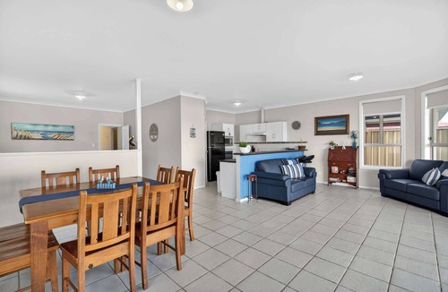 Nangkita House | Britannia Bliss - Waterfront Escape on Hindmarsh Island