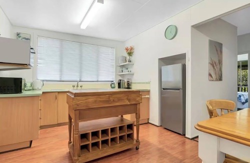 Brooms Head House | BROOMS HEAD PET FRIENDLY BEACH PAD with authentic retro arcade games machine. 🐶