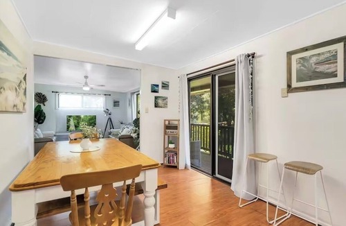 Brooms Head House | BROOMS HEAD PET FRIENDLY BEACH PAD with authentic retro arcade games machine. 🐶