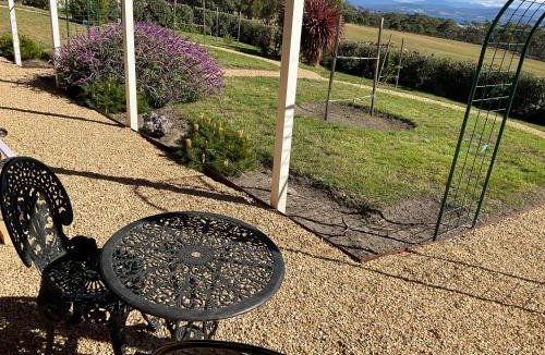 Alonnah House | Bruny Sunset Beach