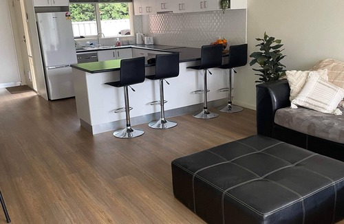 Bundalong House | Bundalong Villa on Francis Elliot