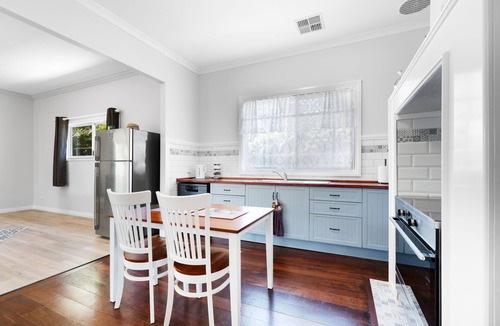 Beachlands House | BUNGALOW ON BURGES Ideal for both workers or families, nice and close to town