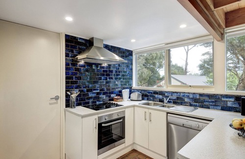 Croydon Villa | Bungunyah Apartments: Maasai