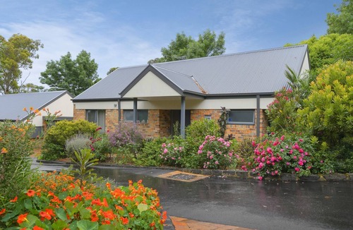 Croydon Villa | Bungunyah Apartments: Maasai