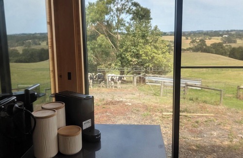 Korumburra Cottage | BURRA BRAE TINY HOME FARM STAY - CLYDESDALES & HIGHLANDS