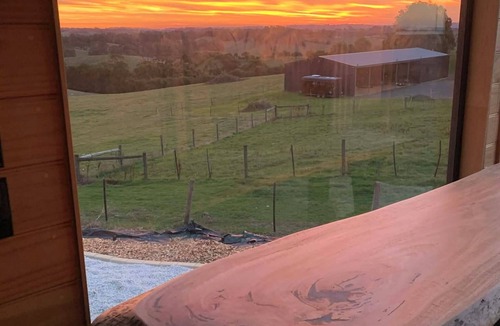 Korumburra Cottage | BURRA BRAE TINY HOME FARM STAY - CLYDESDALES & HIGHLANDS