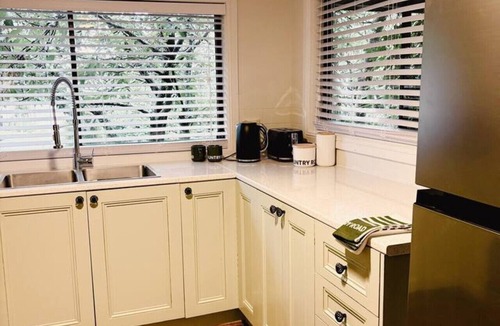 Blackheath House | Buru Retreat, Secluded Couples Escape, Spa & Walks