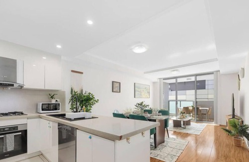 Burwood Apartment | Burwood 3BR | Near Station&Westfield& burwood park