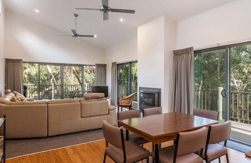 Anglesea House | Bush Surrounds On Weir