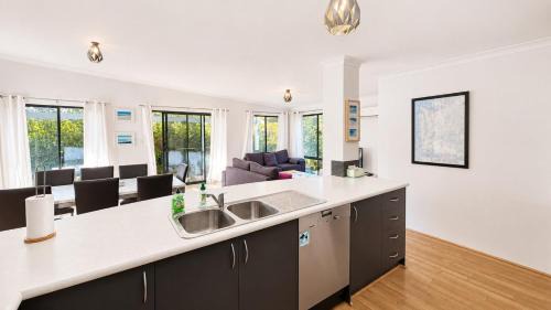 Broadwater House | Busso Escape