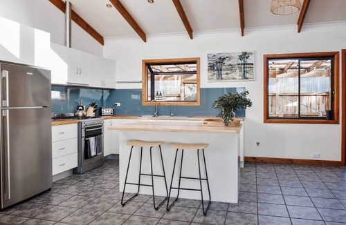 Bungaree House | Buttons By The Beach (King Island coastal retreat)