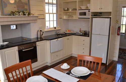 Nietta House | Buttons Cottage escape to country charm surrounded in nature.