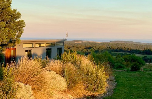 Wattle Hill Apartment | By Moonlight