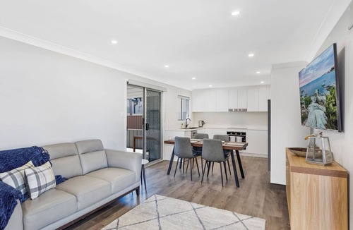 Blue Bay Apartment | By The Bay - Modern accommodation
