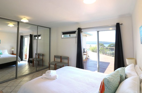 Eden House | By The Sea - 4 bedroom pet friendly home - 3+ nights