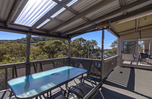 Horsfield Bay House | By The Waterside Horsefield Bay