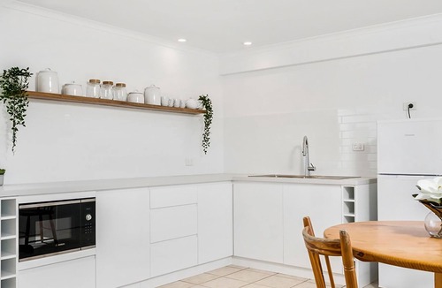 Byron Bay House | Byron Bay Accom - Wategos House - 13 Brownell Drive, Wategos - Pet Friendly
