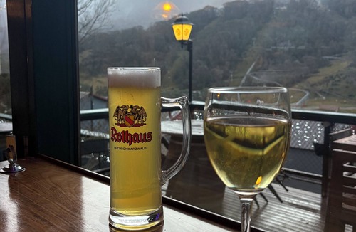 Thredbo Ski Chalet | cabin21 riverside - mountain chalet accommodation in Thredbo village