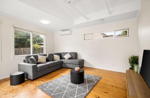 Barwon Heads House | Cabinesque Comfort - A Refreshing Beachside Retreat