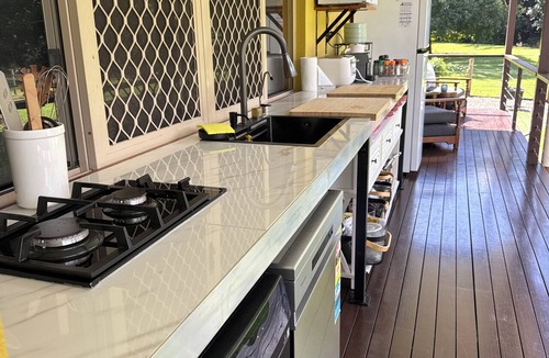 Redlynch House | Cairns PET FRIENDLY THE HOMESTEAD Getaway on 2 Acres 15 min to CBD